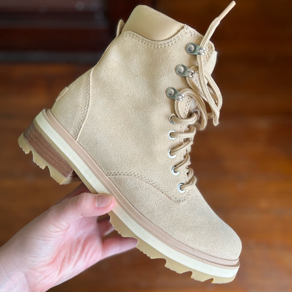 SOREL NEW Tan Lace-Up Women's Boots